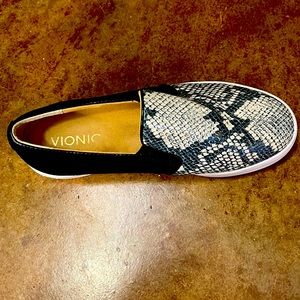 Vionic black suede and snake skin tennis shoe